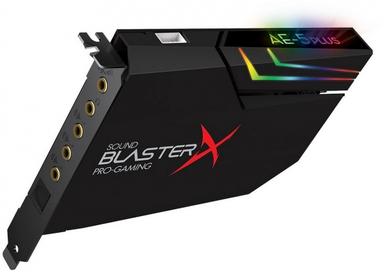 Schwarze Sound BlasterX AE-5 Plus Pro-Gaming Soundkarte mit RGB-Beleuchtung und mehreren Audiobuchsen