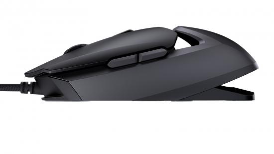 Seitliche Ansicht einer ergonomischen Gaming-Maus mit Kabel und programmierbaren Tasten