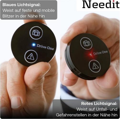 Zwei Ansichten eines Drive One Warnsensors. Linke Hand hält Gerät mit blauem Licht für Blitzer. Rechte Hand zeigt rotes Licht für Unfallwarnungen.
