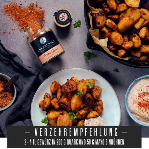 Gebratene Kartoffelwürfel mit Ankerkraut Pistazien-Bacon Gewürz, Serviervorschlag mit Quark und Mayo Dip