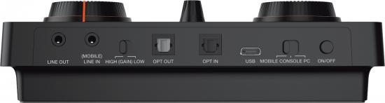 Detailansicht der Anschlussmöglichkeiten eines Audio-Mischpults mit USB-, Line-In- und optischen Anschlüssen